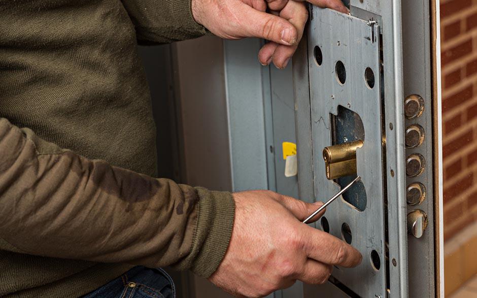 spécialiste serrurier prix changement serrure Sarcelles